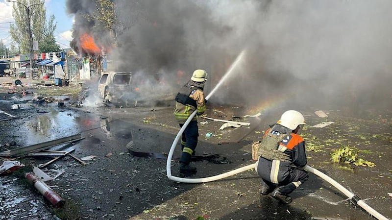 Emergency services work following an attack on the city of Kostiantynivka in eastern Ukraine, September 6, 2023, according to presidential adviser Mykhailo Podolyak, in this still image from video obtained from social media. (Volodymyr Zelenskiy Via Telegram/via REUTERS)