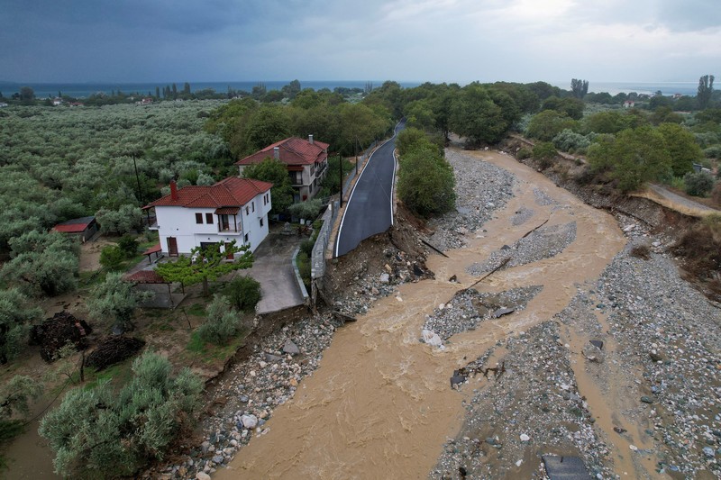EUROPE-WEATHER/GREECE-STORM View of a collapsed road, as storm Daniel hits central Greece, in the village of Kala Nera, Greece, September 7, 2023. REUTERS/Stamos Prousalis
