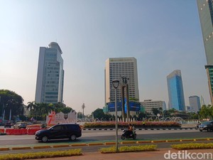 Suasana Bundaran HI Jelang Perayaan Malam Tahun Baru 2024