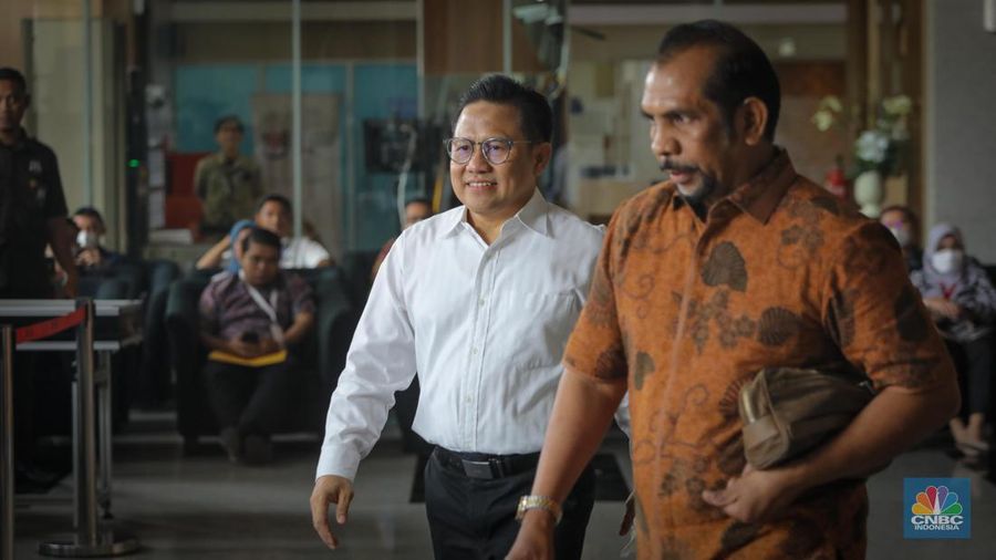 Mantan Menteri Ketenagakerjaan Muhaimin Iskandar atau Cak Imin tiba untuk menjalani pemeriksaan di Gedung Merah Putih KPK, Jakarta, Kamis (7/9/2023). (CNBC Indonesia/Faisal Rahman)