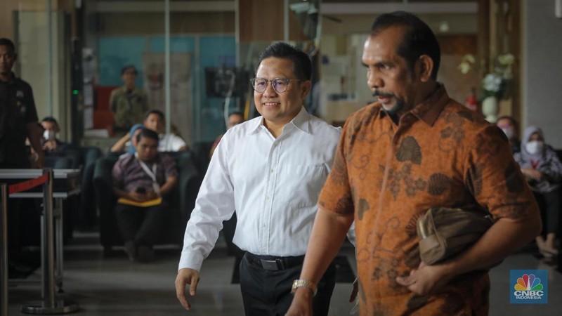 Mantan Menteri Ketenagakerjaan Muhaimin Iskandar atau Cak Imin tiba untuk menjalani pemeriksaan di Gedung Merah Putih, KPK, Jakarta, Kamis (7/9/2023). (CNBC Indonesia/Faisal Rahman)