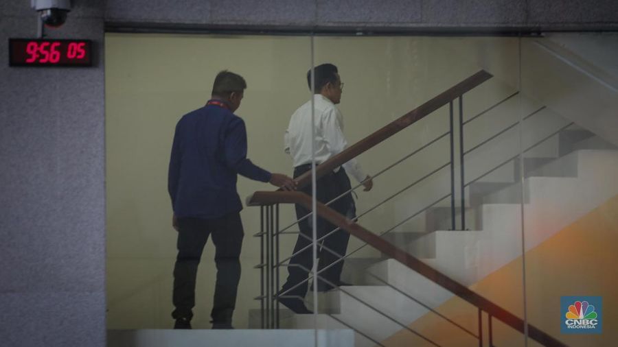Mantan Menteri Ketenagakerjaan Muhaimin Iskandar atau Cak Imin tiba untuk menjalani pemeriksaan di Gedung Merah Putih, KPK, Jakarta, Kamis (7/9/2023). (CNBC Indonesia/Faisal Rahman)