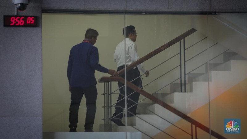 Mantan Menteri Ketenagakerjaan Muhaimin Iskandar atau Cak Imin tiba untuk menjalani pemeriksaan di Gedung Merah Putih, KPK, Jakarta, Kamis (7/9/2023). (CNBC Indonesia/Faisal Rahman)