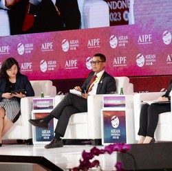 Di AIPF, Bos PLN Suarakan Kolaborasi Transisi Energi