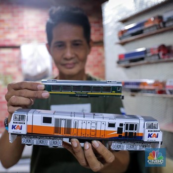Jualan Miniatur Kereta Api Raup Cuan Puluhan Juta Per Bulan