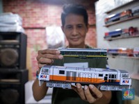 Jualan Miniatur Kereta Api Raup Cuan Puluhan Juta Per Bulan