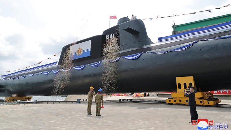 Korea Utara mengumumkan telah membangun kapal selam serang nuklir taktis No.841 untuk memperkuat kekuatan angkatan lautnya pada Jumat (8/9). (NORTHKOREA-MILITARY/)
