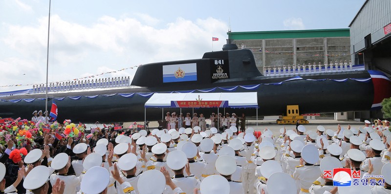 Korea Utara mengumumkan telah membangun kapal selam serang nuklir taktis No.841 untuk memperkuat kekuatan angkatan lautnya pada Jumat (8/9). (NORTHKOREA-MILITARY/)