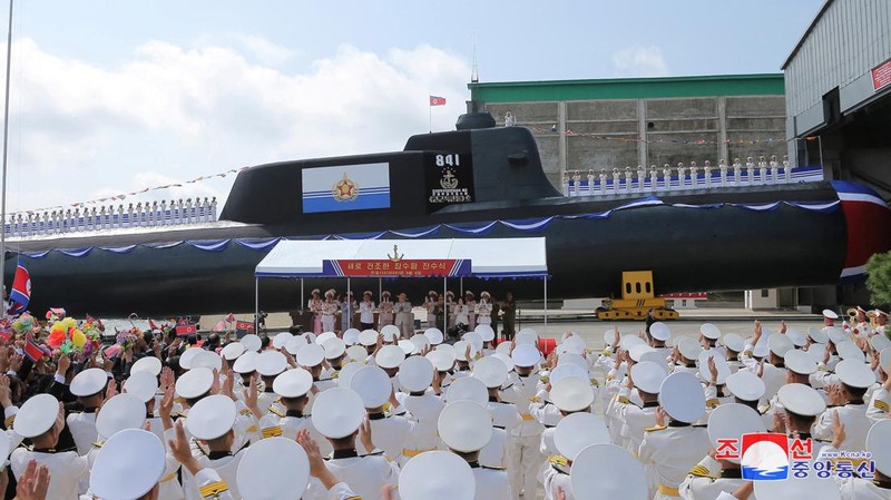 Korea Utara mengumumkan telah membangun kapal selam serang nuklir taktis No.841 untuk memperkuat kekuatan angkatan lautnya pada Jumat (8/9). (NORTHKOREA-MILITARY/)