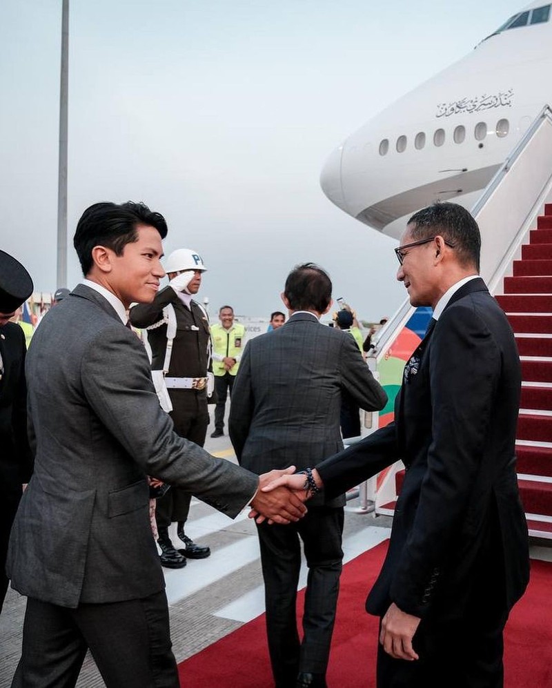 Pangeran Abdul Mateen saat mendampingi ayahnya Sultan Brunei Darussalam, Hassanal Bolkiah, untuk menghadiri rangkaian KTT ASEAN di Jakarta. (Instagram @tmski)