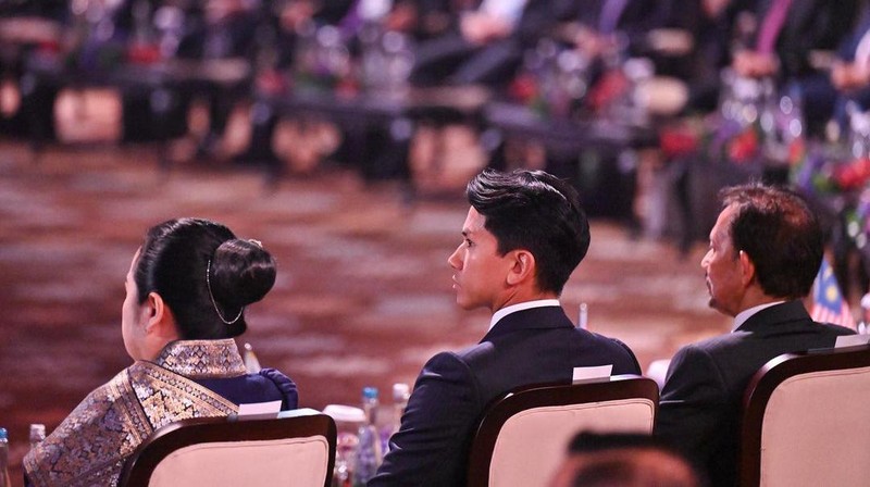 Pangeran Abdul Mateen saat mendampingi ayahnya Sultan Brunei Darussalam, Hassanal Bolkiah, untuk menghadiri rangkaian KTT ASEAN di Jakarta. (Instagram @tmski)