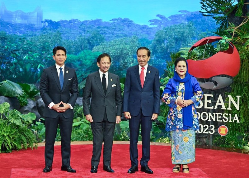 Pangeran Abdul Mateen saat mendampingi ayahnya Sultan Brunei Darussalam, Hassanal Bolkiah, untuk menghadiri rangkaian KTT ASEAN di Jakarta. Pangeran Abdul Mateen saat mendampingi ayahnya Sultan Brunei Darussalam, Hassanal Bolkiah, untuk menghadiri rangkaian KTT ASEAN di Jakarta. (Instagram @tmski)
