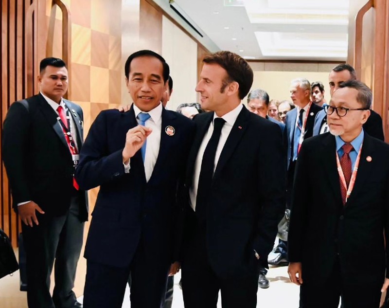 Presiden Joko Widodo duduk bersama Presiden AS Joe Biden dalam Konferensi Tingkat Tinggi G20 di India. (Instagram @Jokowi)