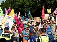 Belanda Demo Besar-besaran, 3.000 Orang Ditangkap