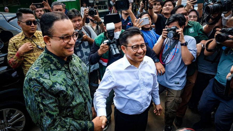 Bacapres Anies Baswedan tiba ke kantor DPP PKB, Jakarta. Ia disambut Ketum PKB yang juga bacawapres, Muhaimin Iskandar (Cak Imin), Senin (11/9/2023). (detikcom Andika Prasetia)