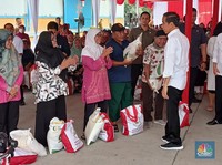 Catat! Jokowi Bakal Bagi-bagi Beras Gratis Sampai Maret 2024