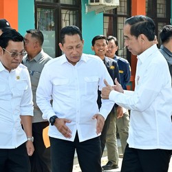 Jokowi Perintahkan Operasi Pasar Jor-joran, Ada Apa?