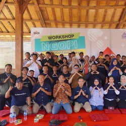 SIG Ajak Masyarakat Rembang Kreatif & Produktif Pakai Medsos