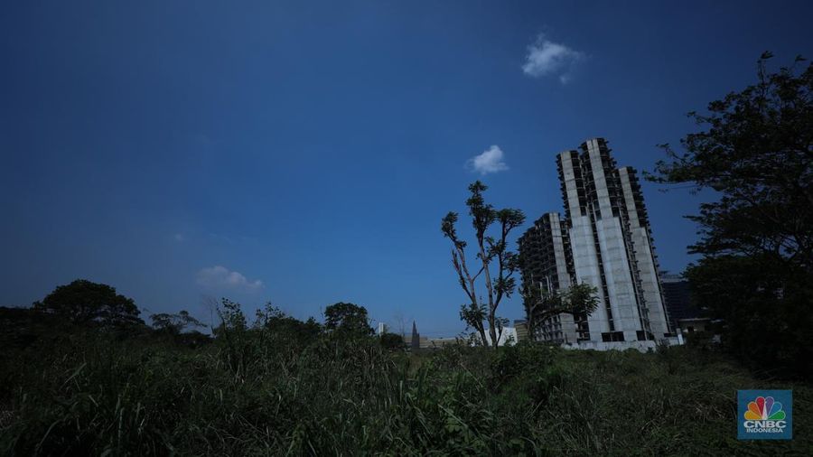 Suasana Apartemen mangkrak The Lana Alam Sutra di Kawasan Tangerang, Banten, Selasa (12/9/2023). (CNBC Indonesia/Tri Susilo)