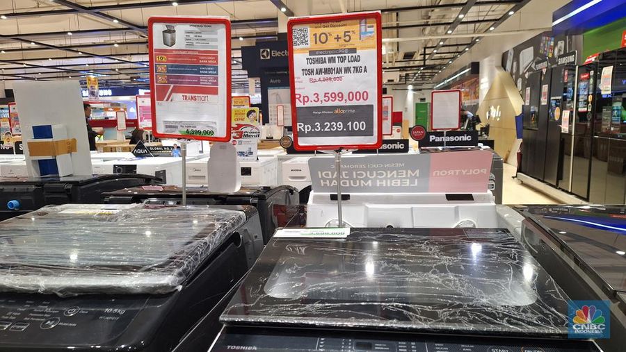 Transmart Full Day Sale. (CNBC Indonesia/Khoirul Anam)