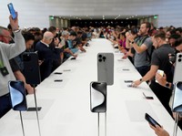 iPhone Hancur Lebur di China, Apple Terpaksa Merapat ke Alibaba