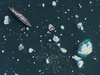 Ekspedisi Ilmuwan Cek Langsung Gunung Es Mencair di Greenland