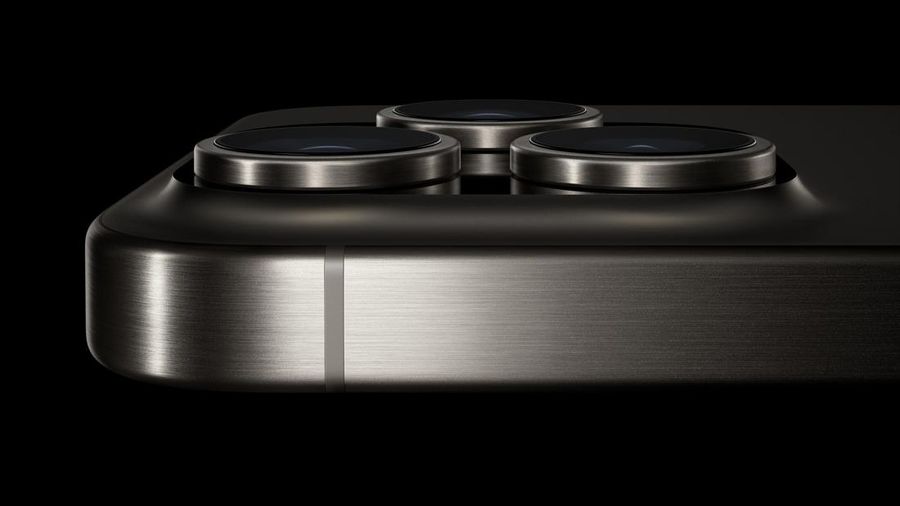 Apple resmi meluncurkan iPhone 15. (REUTERS/Loren Elliott)