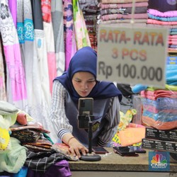 Konsumsi Warga RI Terus Anjlok: Pakaian & Transportasi Paling Parah!