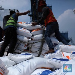 Jokowi Perintahkan Tambah Stok Beras, Impor Ditambah Lagi?