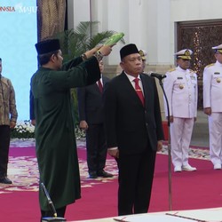 Jokowi Lantik Kepala Bakamla & Bos Badan Karantina Indonesia