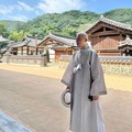 Orang Korea Ramai-Ramai ke Kuil Demi Bertemu Biksu Ganteng
