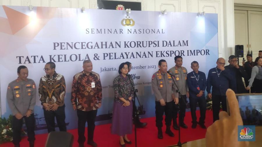 Konferensi Pers Seminar Nasional Pencegahan Korupsi dalam Teta Kelola dan Pelayanan Ekspor Impor, Jakarta, Kamis (14/9/2023). (CNBC Indonesia/Rosseno Aji Nugroho)