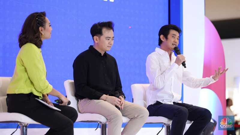 Suasana pengunjung memadati acara Investment Expo 2023 di Central Park Mall, Jakarta, Jum'at (15/9/2023). (CNBC Indonesia/Tri Susilo)