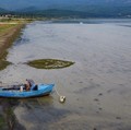 Danau Prespa yang meruipakan danau tertua di Eropa mengalami kekeringan. (REUTERS/Ognen Teofilovski)