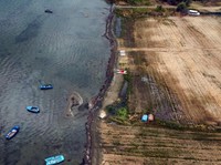Penampakan Ngeri Danau Tertua di Eropa Dilanda Kekeringan