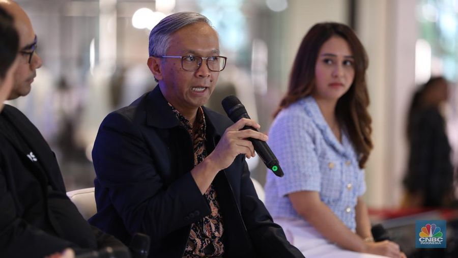 Direktur SUN DJPPR, Deni Ridwan saat berbincang berbagi pengalaman dalam acara Investment Expo 2023 di Central Park, Jakarta, Jum'at (15/9/2023). (²©²ÊÍøÕ¾/Tri Susilo)
