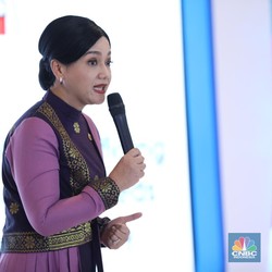 Bos OJK Ungkap Modus yang Bikin Pekerja Migran Makin Miskin