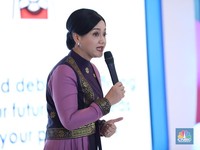 Bos OJK Ungkap Modus yang Bikin Pekerja Migran Makin Miskin