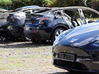 Mobil Tesla Tak Ada Harganya, Pemilik Ramai-ramai Hujat Elon Musk