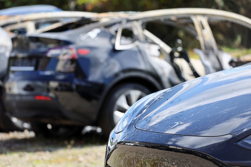 Kondisi mobil Tesla Model Y yang terbakar, di Frankfurt, Jerman. (REUTERS/Wolfgang Rattay) Kondisi mobil Tesla Model Y yang terbakar, di Frankfurt, Jerman. (REUTERS/Wolfgang Rattay)