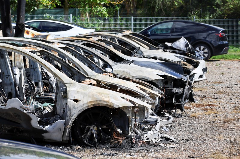 Kondisi mobil Tesla Model Y yang terbakar, di Frankfurt, Jerman. (REUTERS/Wolfgang Rattay) Kondisi mobil Tesla Model Y yang terbakar, di Frankfurt, Jerman. (REUTERS/Wolfgang Rattay)