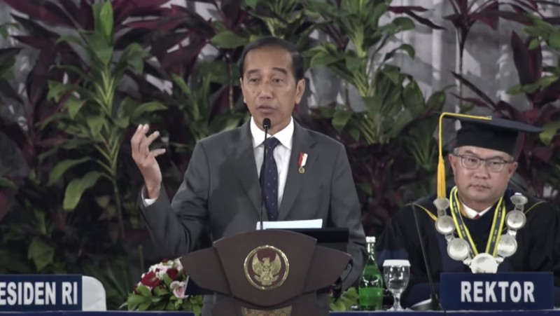 Presiden Joko Widodo menyampaikan pidati saat Dies Natalis ke-60 IPB, Bogor, 15 September 2023. (YouTube/Sekretariat Presiden)