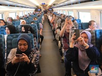 Jakarta-Bandung 45 Menit Naik Kereta Cepat, Warga: Gak Terasa