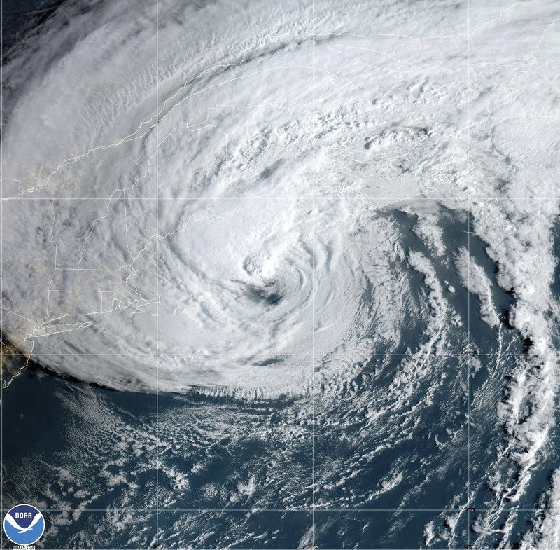 Citra satelit menunjukkan saat badai Siklon Tropis Lee mendekat ke New England dan Kanada Timur. (NOAA via AP) Citra satelit menunjukkan saat badai Siklon Tropis Lee mendekat ke New England dan Kanada Timur. (NOAA via AP)
