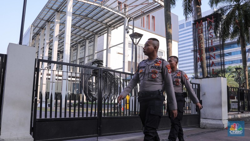 Kondisi atap bangunan pasca kebakaran yang melanda Museum Nasional, Jakarta, Minggu (17/9/2023). (CNBC Indonesia/Faisal Rahman) Kondisi atap bangunan pasca kebakaran yang melanda Museum Nasional, Jakarta, Minggu (17/9/2023). (CNBC Indonesia/Faisal Rahman)