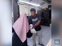 Bantuan Beras Jokowi Sudah Mendarat di Warga Kebon 200 DKI