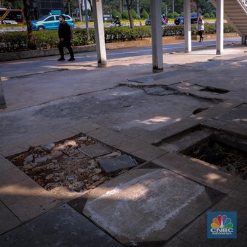 Terbengkalai! Taman Dukuh Atas Warisan Anies Rusak Parah