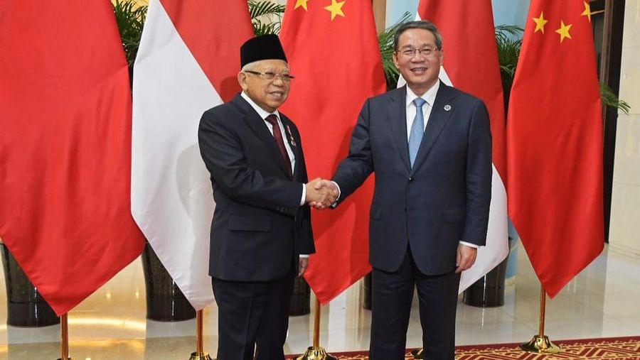 Wakil Presiden Ma'ruf Amin saat melakukan pertemuan bilateral dengan Perdana Menteri (PM) Tiongkok, Li Qiang. (Instagram @kyai_marufamin)