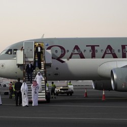 Penumpang Telanjang 3 Jam di Qatar Airways, AC Mati-Suhu 45 Derajat