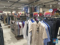 Wow! Produk Fesyen Branded Banting Harga di Transmart Besok